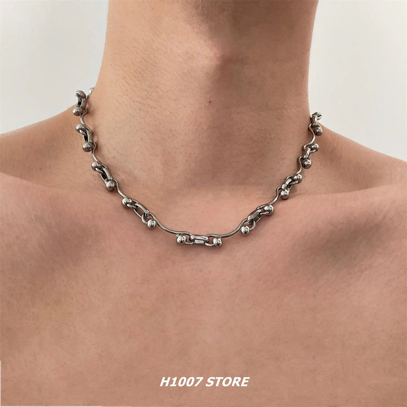 Wavy Beaded Chain Clavicle Necklace